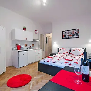 Parking, Ac, Wifi Flat Next To Andrassy Ave Budapest